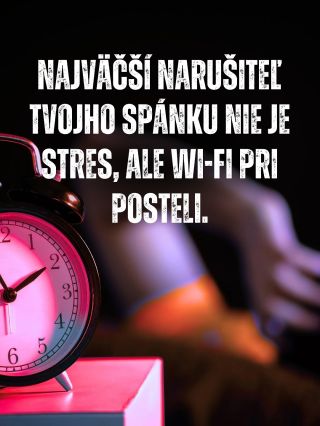 „Tvoje telo spí. Ale tvoj priestor nie.“ Aj v tichu noci okolo teba stále niečo pulzuje – Wi-Fi, Bluetooth, mobily, chytré...